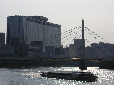 大川・OMMビル、川崎橋、水上バス